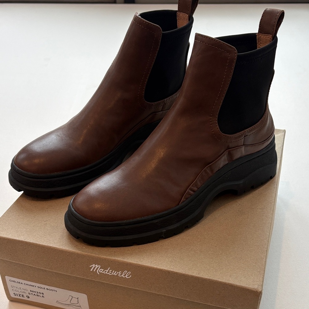 Madewell The Dani Chelsea Chunky Sole Leather Boots-NWT-Sable Brown- Size 9